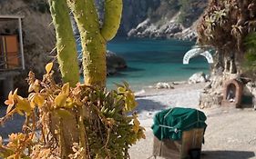 L'antica casa sulla spiaggia